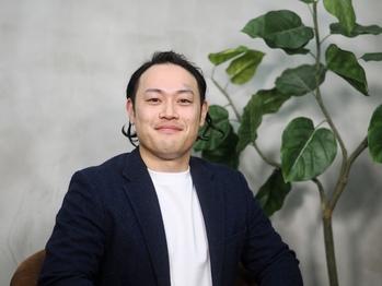 運営している人