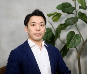責任者八木